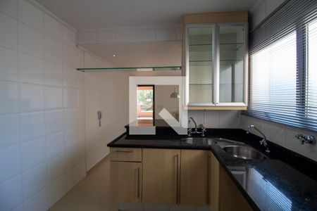 Apartamento à venda com 213m², 3 quartos e 4 vagas Apartamento à venda com 213m², 3 quartos e 4 vagasCozinha
