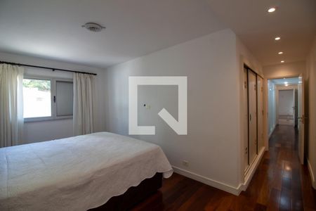 Apartamento à venda com 213m², 3 quartos e 4 vagas Apartamento à venda com 213m², 3 quartos e 4 vagasSuíte 3