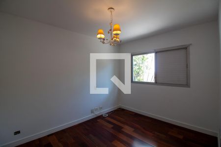 Apartamento à venda com 213m², 3 quartos e 4 vagas Apartamento à venda com 213m², 3 quartos e 4 vagasSuíte 2