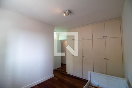 Apartamento à venda com 213m², 3 quartos e 4 vagas Apartamento à venda com 213m², 3 quartos e 4 vagasSuíte 1