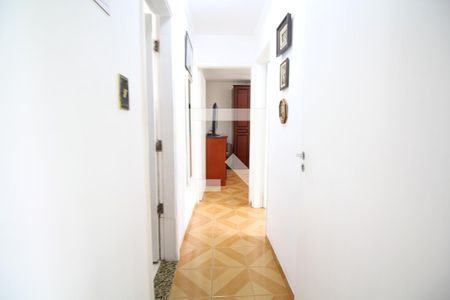 Corredor de apartamento à venda com 3 quartos, 78m² em Vila Firmiano Pinto, São Paulo