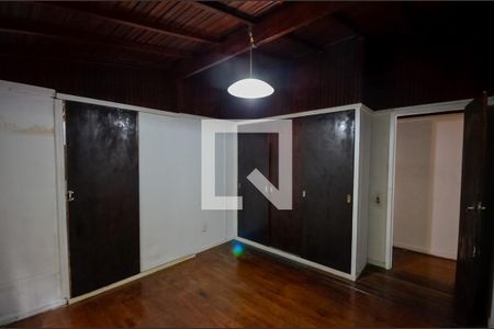 Casa à venda com 300m², 3 quartos e 1 vagaSuíte 1