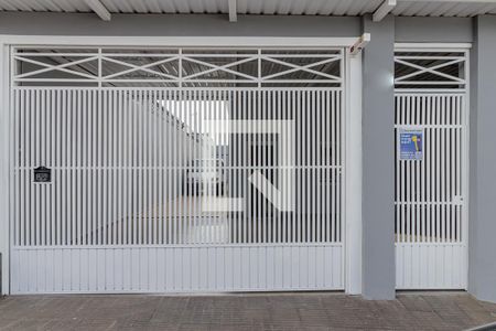 Casa à venda com 252m², 4 quartos e 6 vagasFachada