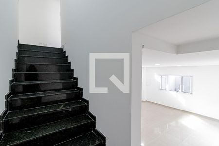 Escadas de casa à venda com 4 quartos, 252m² em Vila Marte, São Paulo
