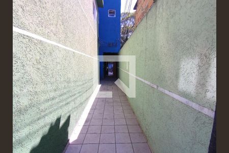 Casa à venda com 40m², 1 quarto e sem vagaCorredor principal q dá acesso a casa e as outras do quintal