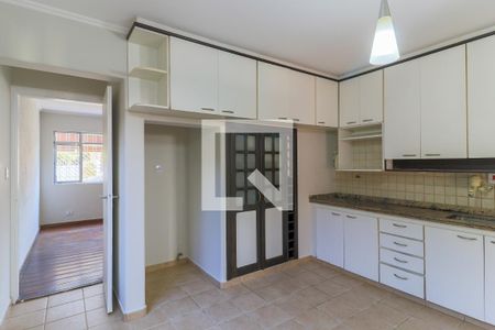 Casa à venda com 120m², 2 quartos e 2 vagas Casa à venda com 120m², 2 quartos e 2 vagasCozinha