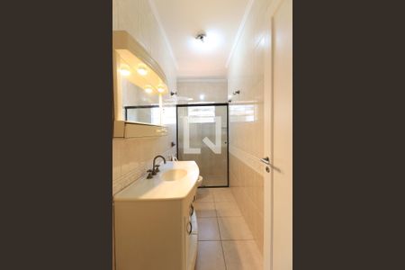 Casa à venda com 120m², 2 quartos e 2 vagas Casa à venda com 120m², 2 quartos e 2 vagasBanheiro