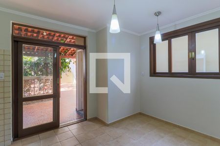 Casa à venda com 120m², 2 quartos e 2 vagas Casa à venda com 120m², 2 quartos e 2 vagasCozinha