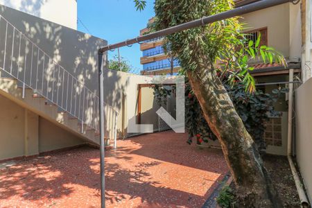 Casa à venda com 120m², 2 quartos e 2 vagas Casa à venda com 120m², 2 quartos e 2 vagasQuintal