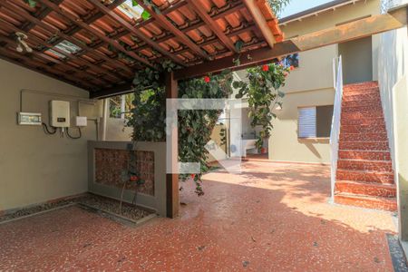 Casa à venda com 120m², 2 quartos e 2 vagas Casa à venda com 120m², 2 quartos e 2 vagasQuintal