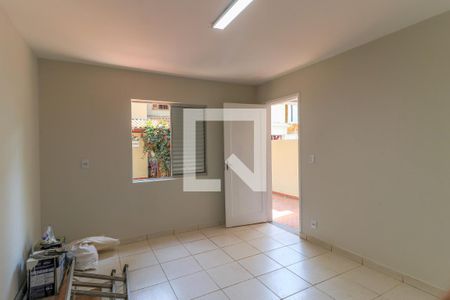 Casa à venda com 120m², 2 quartos e 2 vagas Casa à venda com 120m², 2 quartos e 2 vagasQuarto de Serviço
