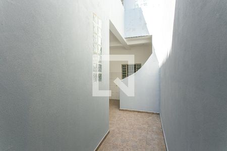 Casa para alugar com 90m², 2 quartos e 1 vagaQuintal