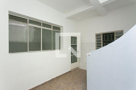 Casa para alugar com 90m², 2 quartos e 1 vagaQuintal