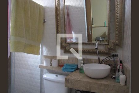 Casa à venda com 120m², 3 quartos e 2 vagasBanheiro