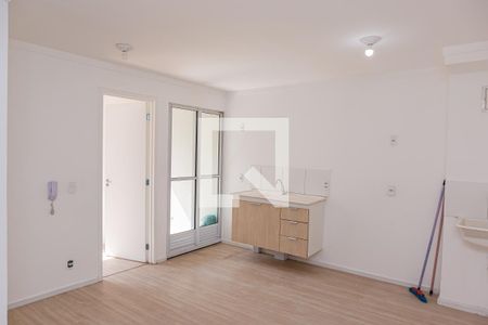 Sala/Cozinha de apartamento para alugar com 2 quartos, 40m² em Cangaíba, São Paulo