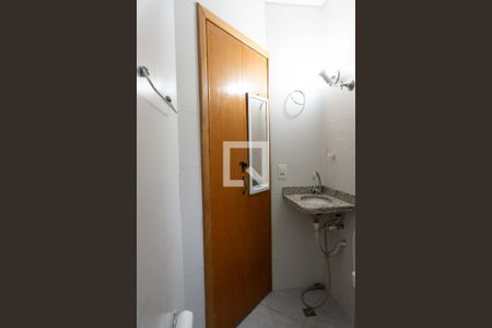 Banheiro de apartamento à venda com 2 quartos, 48m² em Vila Alice, Santo André