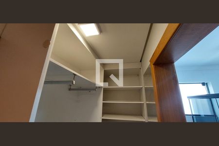 Apartamento à venda com 106m², 2 quartos e 1 vagaCloset Quarto 1 suíte