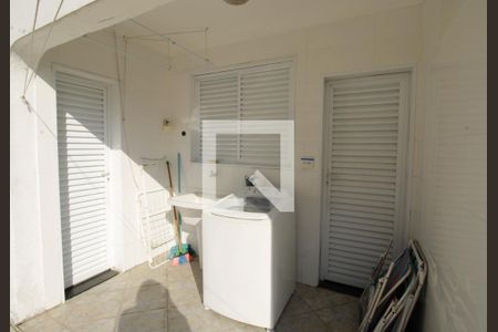 Apartamento para alugar com 252m², 3 quartos e 1 vagaÁrea de Serviço