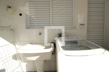 Apartamento para alugar com 252m², 3 quartos e 1 vagaÁrea de Serviço