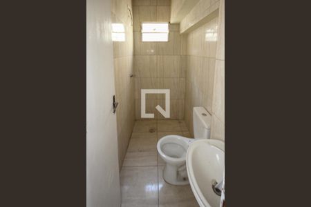 Banheiro de casa para alugar com 1 quarto, 25m² em Chácara Belenzinho, São Paulo