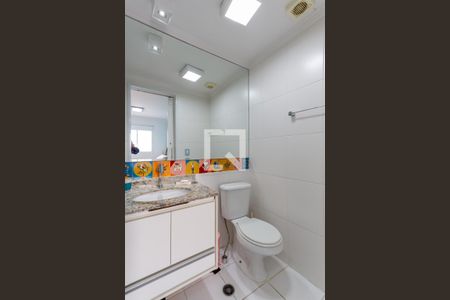 Apartamento à venda com 76m², 2 quartos e 2 vagasBanheiro da Suíte