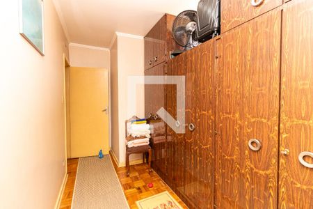 Closet do quarto 1 de casa à venda com 2 quartos, 150m² em Vila Carrao, São Paulo