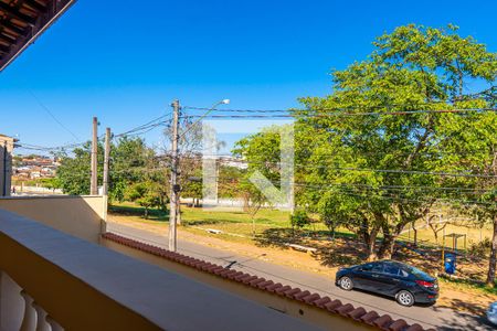 Sala de casa para alugar com 3 quartos, 230m² em Jardim Carlos Lourenço, Campinas
