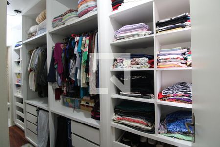 Casa à venda com 184m², 2 quartos e 2 vagasCloset da suíte 2