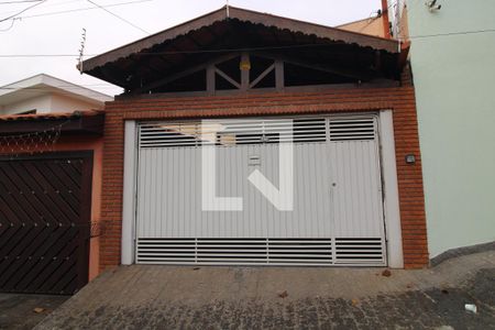 Casa à venda com 184m², 2 quartos e 2 vagasFachada