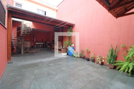 Casa à venda com 184m², 2 quartos e 2 vagasÁrea dos fundos