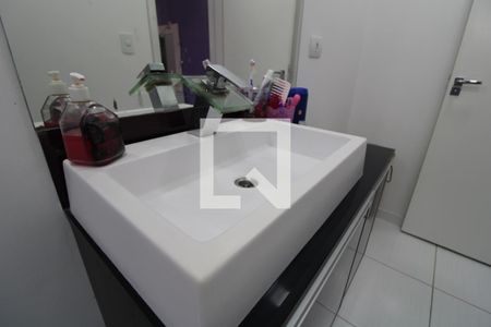 Casa à venda com 184m², 2 quartos e 2 vagasPia banheiro da suíte 1