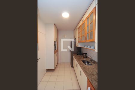 Apartamento à venda com 103m², 3 quartos e 2 vagasCozinha