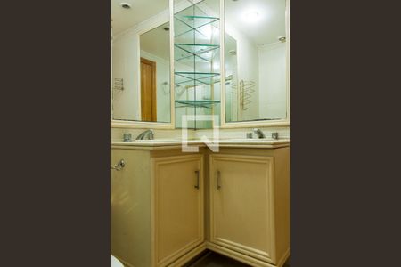 Banheiro de apartamento à venda com 4 quartos, 134m² em Barra da Tijuca, Rio de Janeiro