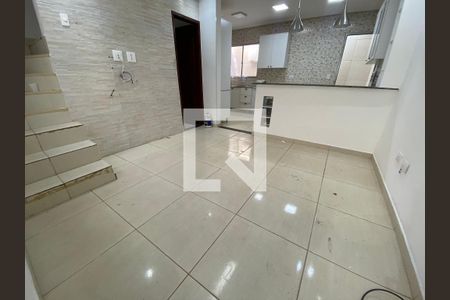 Sala de casa para alugar com 2 quartos, 56m² em Vila Rui Barbosa, São Paulo
