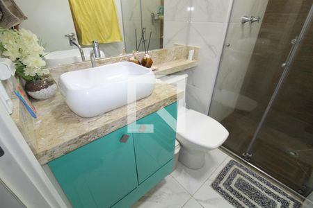 Banheiro de apartamento para alugar com 2 quartos, 49m² em Parque São Lourenço, São Paulo