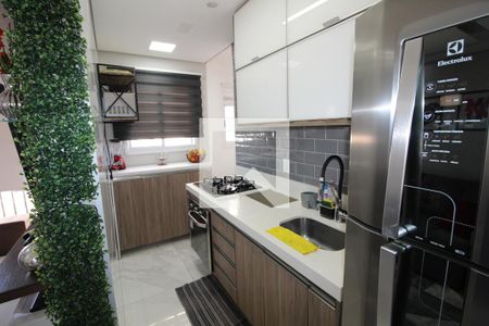 Sala/Cozinha de apartamento para alugar com 2 quartos, 49m² em Parque São Lourenço, São Paulo