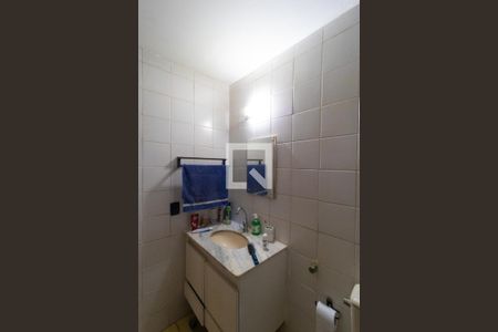 Banheiro de kitnet/studio para alugar com 1 quarto, 40m² em Centro, Campinas