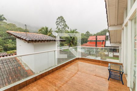 Casa de condomínio à venda com 178m², 3 quartos e 2 vagasTerraço