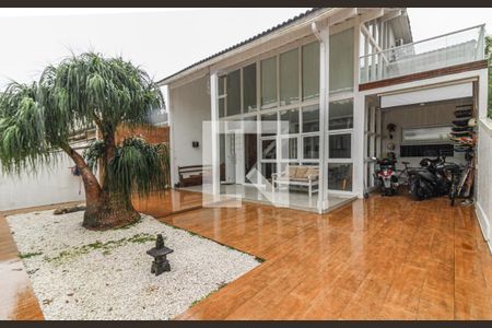 Casa de condomínio à venda com 178m², 3 quartos e 2 vagasÁrea externa