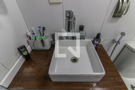 Casa de condomínio à venda com 178m², 3 quartos e 2 vagasBanheiro Social