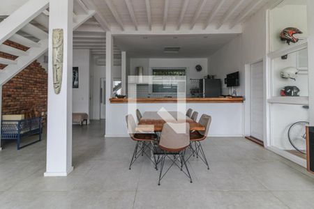 Sala de casa de condomínio à venda com 3 quartos, 178m² em Recreio dos Bandeirantes, Rio de Janeiro