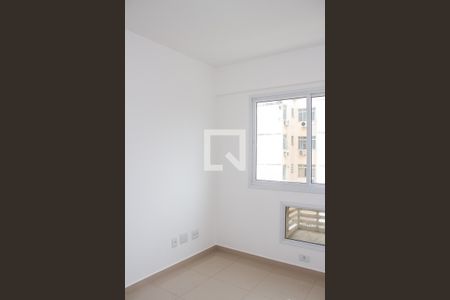 Apartamento à venda com 94m², 4 quartos e 2 vagasQuarto 02