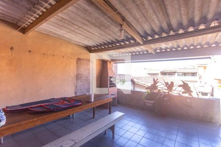 Casa à venda com 140m², 2 quartos e 2 vagas Casa à venda com 140m², 2 quartos e 2 vagasQuintal