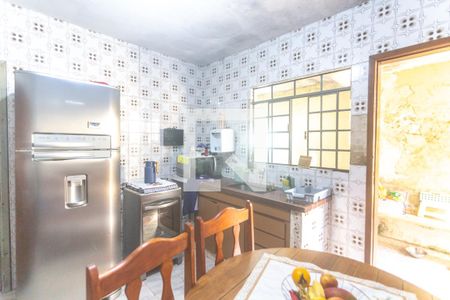 Casa à venda com 140m², 2 quartos e 2 vagas Casa à venda com 140m², 2 quartos e 2 vagasCozinha