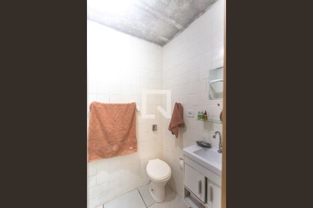 Casa à venda com 140m², 2 quartos e 2 vagas Casa à venda com 140m², 2 quartos e 2 vagasBanheiro de serviço