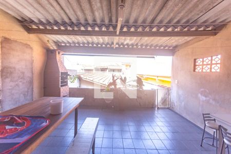 Casa à venda com 140m², 2 quartos e 2 vagas Casa à venda com 140m², 2 quartos e 2 vagasQuintal