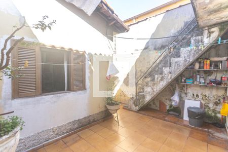 Casa à venda com 140m², 2 quartos e 2 vagas Casa à venda com 140m², 2 quartos e 2 vagasQuintal