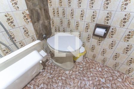 Casa à venda com 140m², 2 quartos e 2 vagas Casa à venda com 140m², 2 quartos e 2 vagasBanheiro social