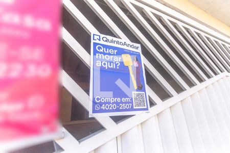 Casa à venda com 140m², 2 quartos e 2 vagas Casa à venda com 140m², 2 quartos e 2 vagasFachada