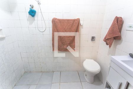 Casa à venda com 140m², 2 quartos e 2 vagas Casa à venda com 140m², 2 quartos e 2 vagasBanheiro de serviço